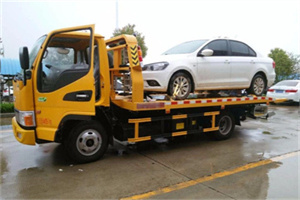 顺城附近拖车救援24小时服务热线